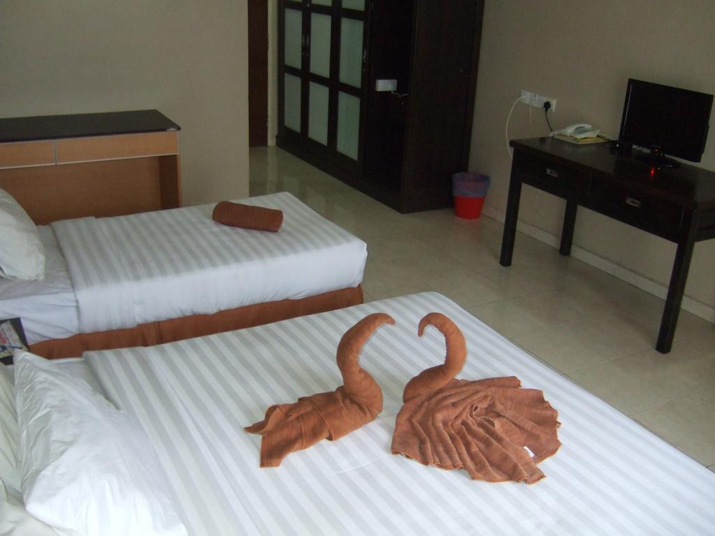 City Times Hotel Kuantan Esterno foto